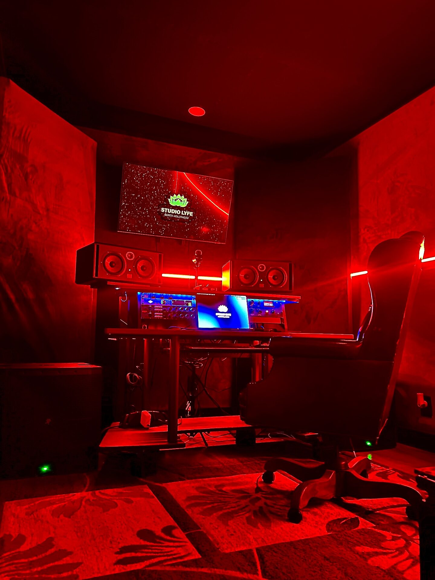 Lotus Room 3